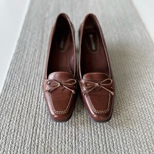 Naturalizer Brown Genuine Leather Heeled Bow Detail Square Toe Loafers Size 7